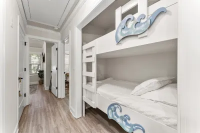 Serene Lake Lanier cottage with Fire Pit King Bed Bunk Bed Queen Bed Hotels near Downtown Buford