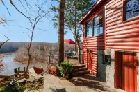 Hilltop Lakefront Historical Home w/ SPECTACULAR VIEW 40 min from Washington DC! - 4-Sterne