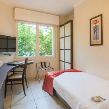 Best Western Plus Grand Hotel Victor Hugo Отели рядом с достопримечательностью «Гар»
