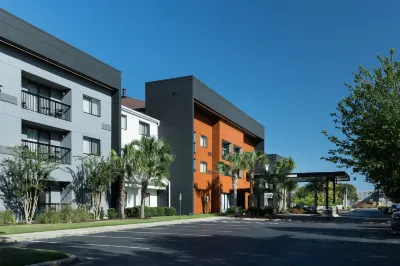 Courtyard by Marriott Pensacola Hotels near Bailey's Produce & Nursery