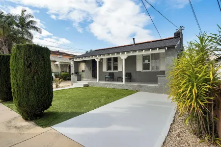 Classic Inglewood LAX Bungalow House Parking W/D Отели рядом с достопримечательностью «Inglewood Park Maintenance»