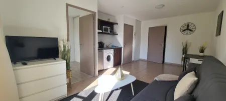 Appartement Proche Disneyland Paris Отели в г. Монтеврен