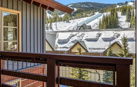 Spectacular Views from 1-bedroom Condo in Copper Mountain Center Village