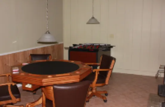 Secluded Luxury Mountain Chalet near downtown Fayetteville