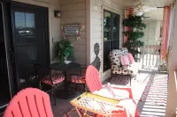 Beautiful Gated Waterfront Condo in Heart of Horseshoe Bay,  Boat Docks and WIFI - 4-Star