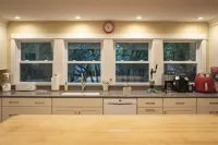 Wonderful House Short Walk to Ocean,Community Pool, Celebrate the Simple Life!