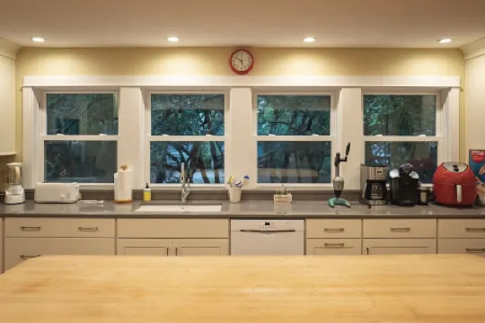 Wonderful House 3 Min Walk to Ocean; Community Pool, Celebrate the Simple Life!