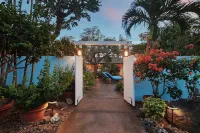 Maui North Shore Villa: Private Pool, Courtyard & Steps to Baby Beach Các khách sạn gần Sliding Sands Trail