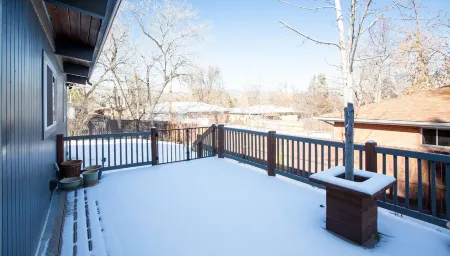 Clean & Cozy 2-Br Boulder Retreat • Fast Wi-Fi & Great Location