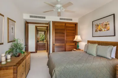 Four Seasons Resort Hualalai at 4th Fairway, Ocean View with 2 Golf Carts