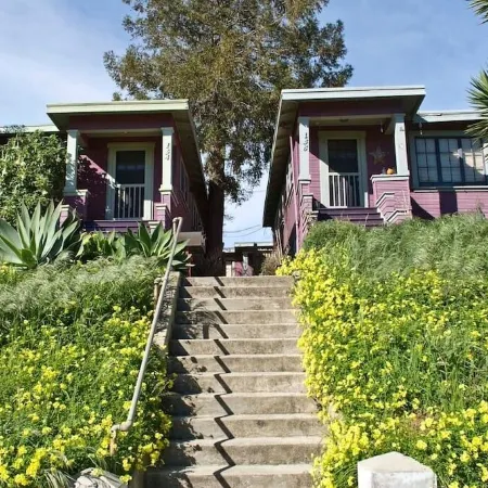 Waterfront Boutique Bungalow 1-Walk to Ferry to San Francisco, Free WIFI Parking