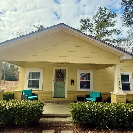 HGTV's Hometown house -Southern Charm 3- only 6 minutes to downtown Laurel! Отели в г. Лорел