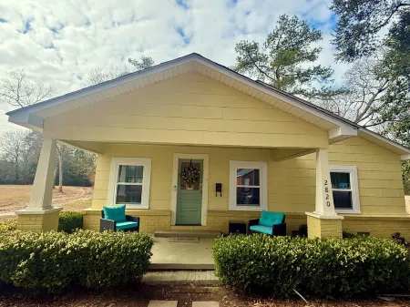 HGTV's Hometown house -Southern Charm 3- only 6 minutes to downtown Laurel!