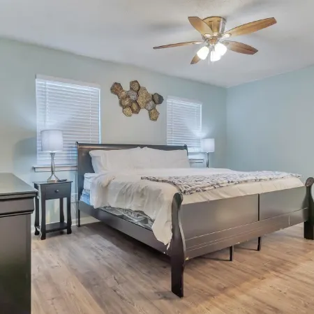 NEW 3BR w/ En-suite & Full Kitchen - Close to DT