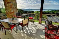 Cozy and Charming Hill Country Lakeview Oasis
