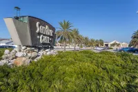 One-of-a-Kind … 4 Bdrm, 3.5 Bath Beach Chateaux Condo ... Just Steps to Beach