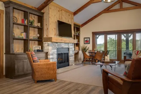 Cozy 2 Bedroom-2 Bath Cottage Near Ski Resorts! Stay at True North Golf Club