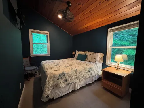 Four-Season Fun: Family-Friendly 3BR Home with Easy Access to Outdoor Adventures - Wifi