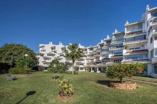 Chic beach apartment in Calahonda just a few steps from the sea