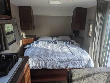 Cozy Glamping in Mentone, AL, Mini Lite RV