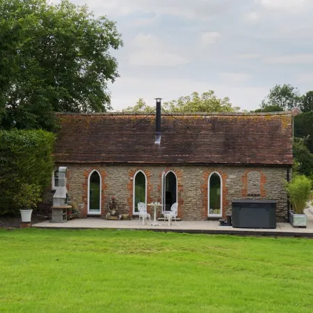 Charming Shropshire Cottage w/ Private Hot Tub, Ice Bath & BBQ