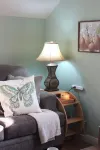 Cozy Second-Floor Stylish & Comfortable Stay - WiFi