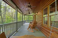 Cozy, Pet Friendly Mountain Getaway Minutes from Downtown Blue Ridge, GA