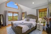 NEW! Valley View Mountain Getaway