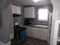 1 bed1 bath house, less than 1mile to Union Hospital Hotel a Terre Haute