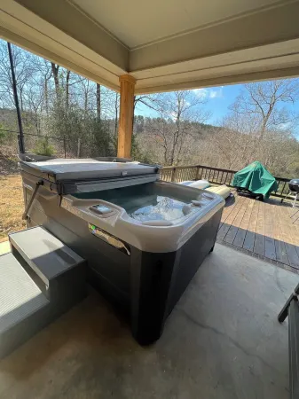 RIVERFRONT HOUSE ON THE LITTLE MISSOURI RIVER!! 1 MILE TO LAKE GREESON