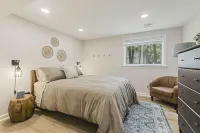 Charming Pocono Chalet with Sauna and Hot Tub Hotels near Mountain Vaporz