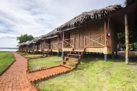 9 Huts on a Hill