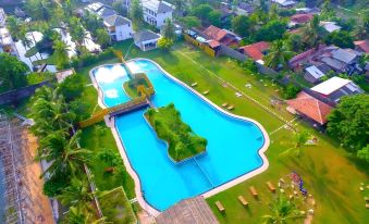 Amaluna Resorts