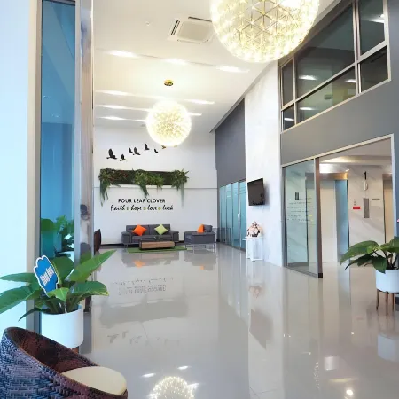 Clover Hotel Hatyai Отели рядом с достопримечательностью «Храм Ват Клон Хе»