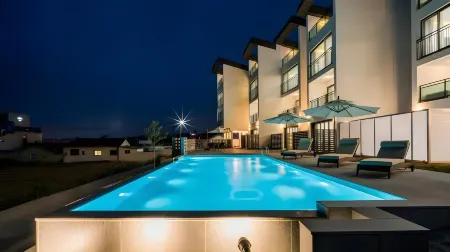 Badam Pool Villa Отели рядом с достопримечательностью «Jinha Beach»