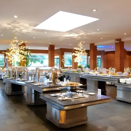 Grinbergs Village Hotel