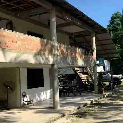 Mulu Diana Homestay Hotel Exterior