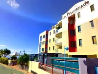 La Promenade Hotels in Golden Beach