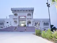 Tej Mahal Palace Bandikui Hotels in Dausa