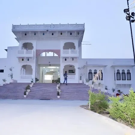 Tej Mahal Palace Bandikui
