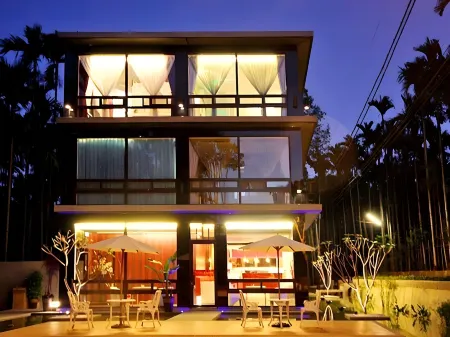 Full House Bed and Breakfast