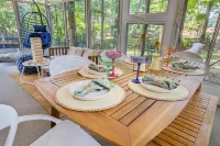 Luxurious 4Bd Near Downtown and Rdu, with Sunroom, Theatre, Games, & More!