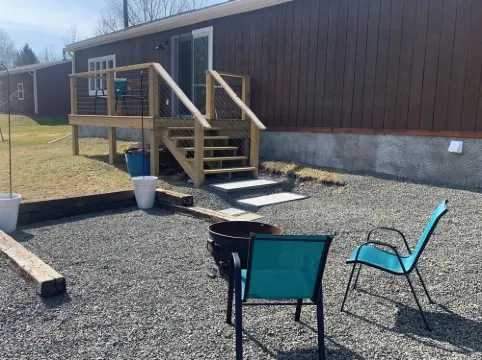 Charming 2-bedroom home in quaint Newfield with WiFi