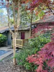 NEW TO VRBO 3 MIN TO LAKE MARTIN ON AUBURN SIDE STILLWATERS GATED GOLF MARINA