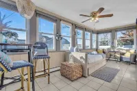 Steps to Beach with Linens + Towels including AC