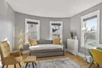 Luxurious 2 BD next to UMass sleep up to 8 with Gym