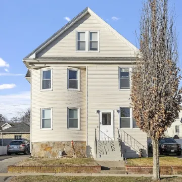 Luxurious 2 BD next to UMass sleep up to 8 with Gym