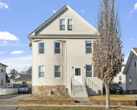 Luxurious 2 BD next to UMass sleep up to 8 with Gym ウースターのホテル