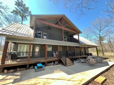 New Listing on Little Mo River!! Game Room! Relax & Have Fun! 4 Bed, 4.5 Bath