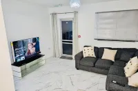 Bright En-suite Double Room